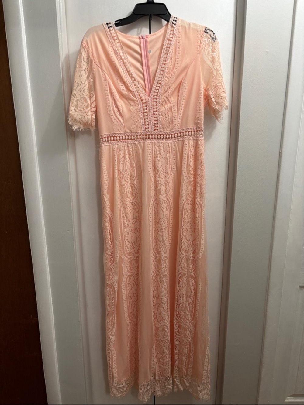 Women’s Lace V-Neck Maxi Dress in Blush Pink
